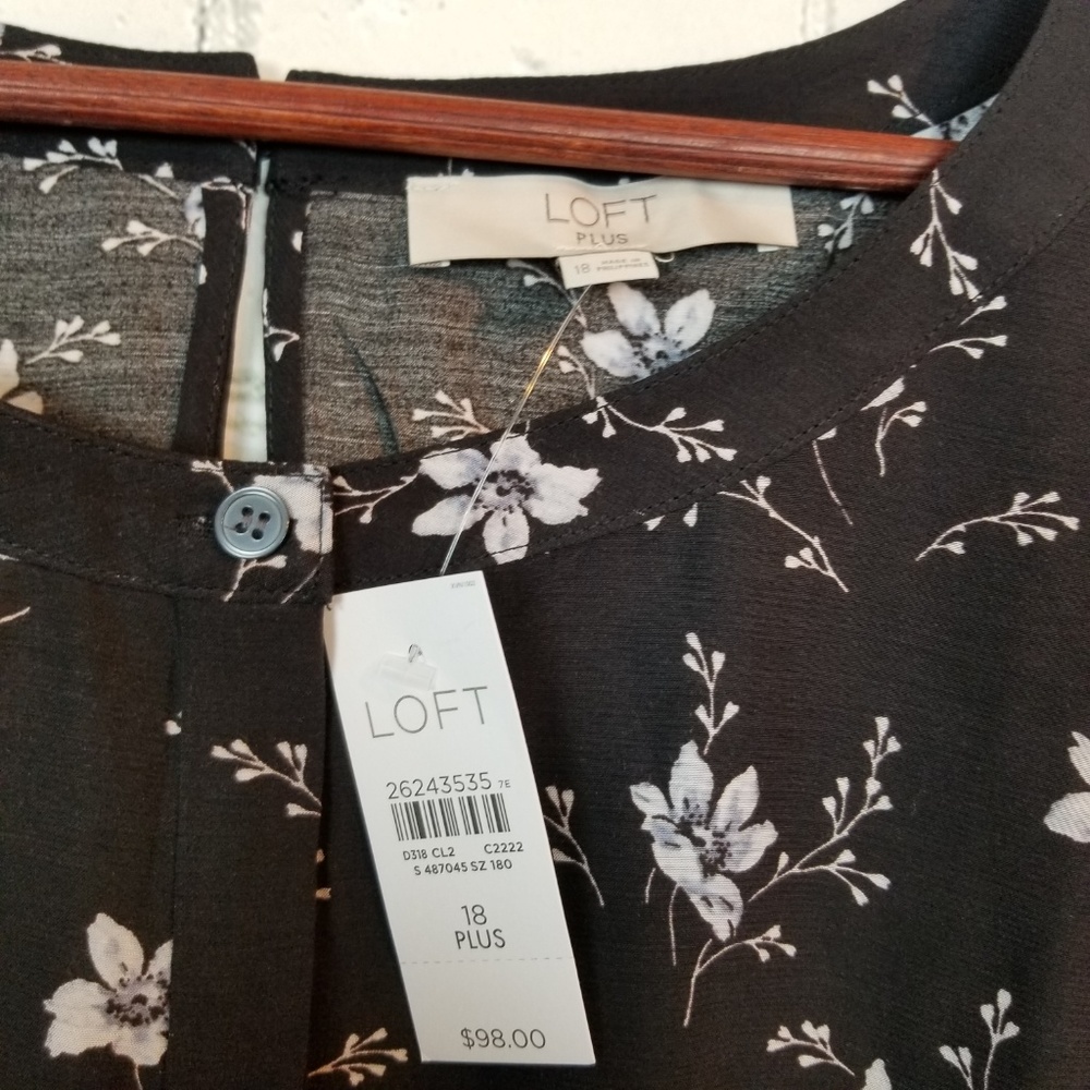 Loft Plus Black Floral Cap Sleeve Jumpsuit NWT - Picture 5 of 8